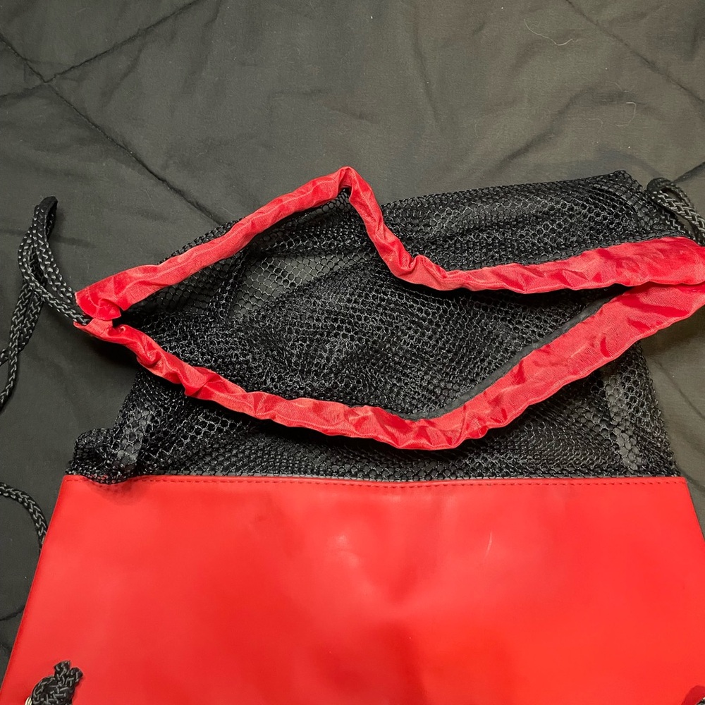 Mesh Backpack - Picture 3 of 4